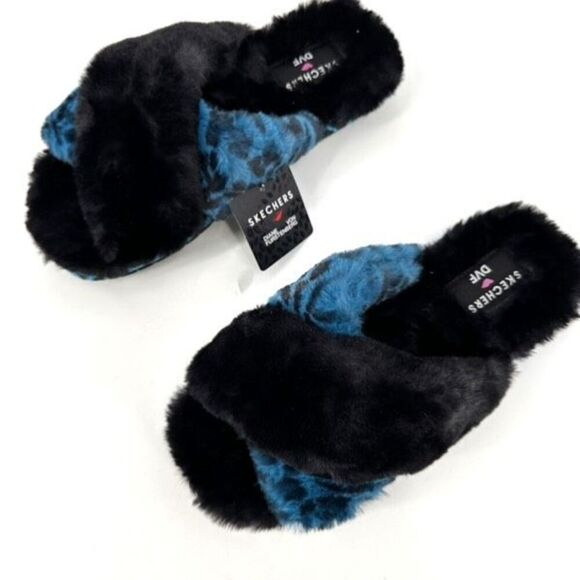 NWT Skechers x DVF Cozy Slide Cross Over Slippers Black & Blue Leopard Size 7.5 - Picture 2 of 7